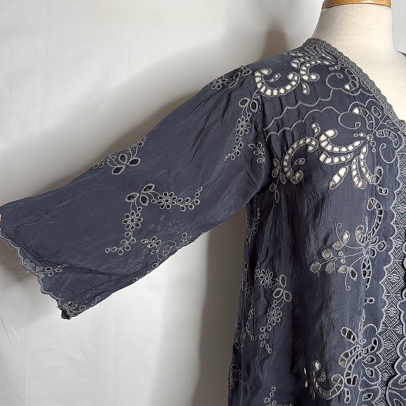 Johnny Was gray 3/4 sleeve top XS - Picture 2 of 7